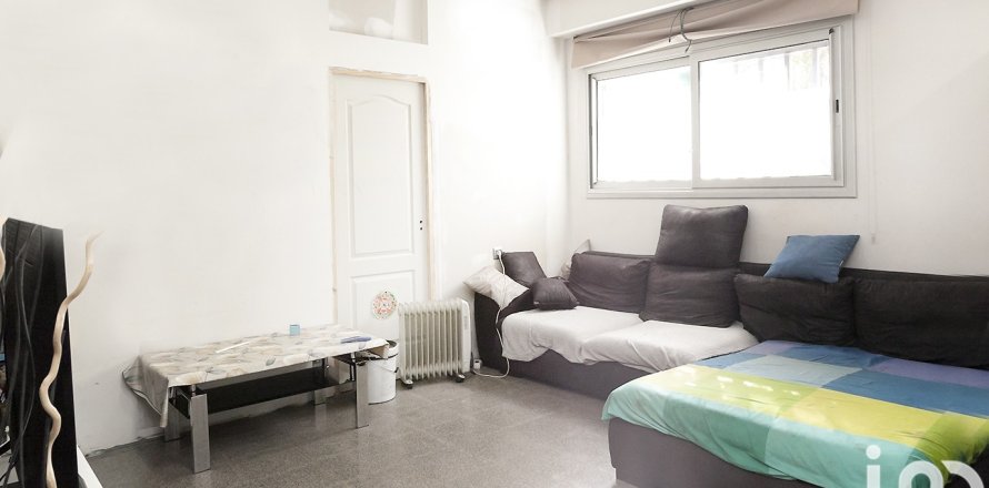 Terreno a Barcelona, Spagna 4 camere da letto, 228 mq. N° 154018