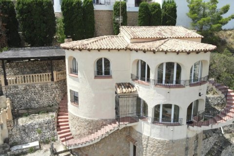 Villa till salu i Calpe, Alicante, Spanien 3 sovrum, 195 kvm. Nr. 196316 - foto 3