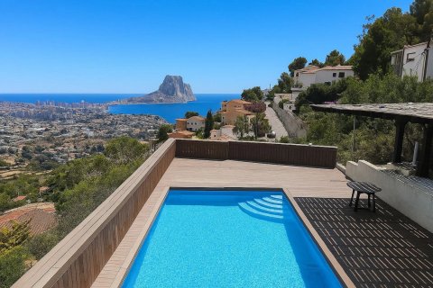 Villa i Calpe, Alicante, Spanien 3 sovrum, 195 kvm. Nr. 196316