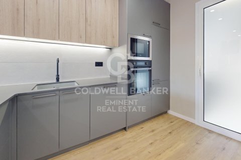 Apartamento en venta en Barcelona, España 3 dormitorios,  No. 157158 - foto 11