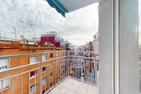 Apartamento en venta en Barcelona, España 3 dormitorios,  No. 157158 - foto 21