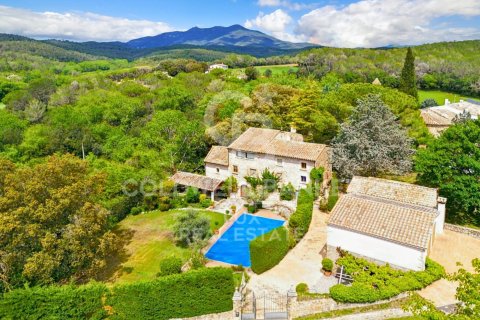House for sale in Girona, Spain 6 bedrooms, 876 sq.m. No. 160163 - photo 3