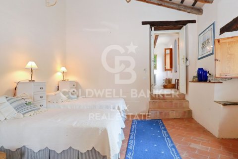 House for sale in Girona, Spain 6 bedrooms, 876 sq.m. No. 160163 - photo 17