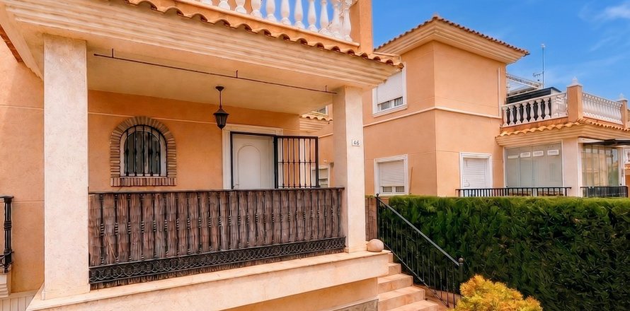 Villa i Torrevieja, Alicante, Spanien 3 sovrum, 183 kvm. Nr. 194500