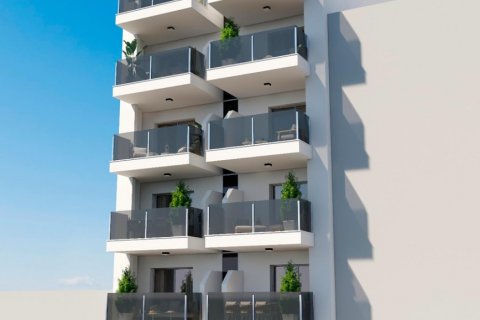 Lägenhet till salu Torrevieja, Alicante, Spanien 3 sovrum, 98 kvm. Nr. 112201 - foto 2