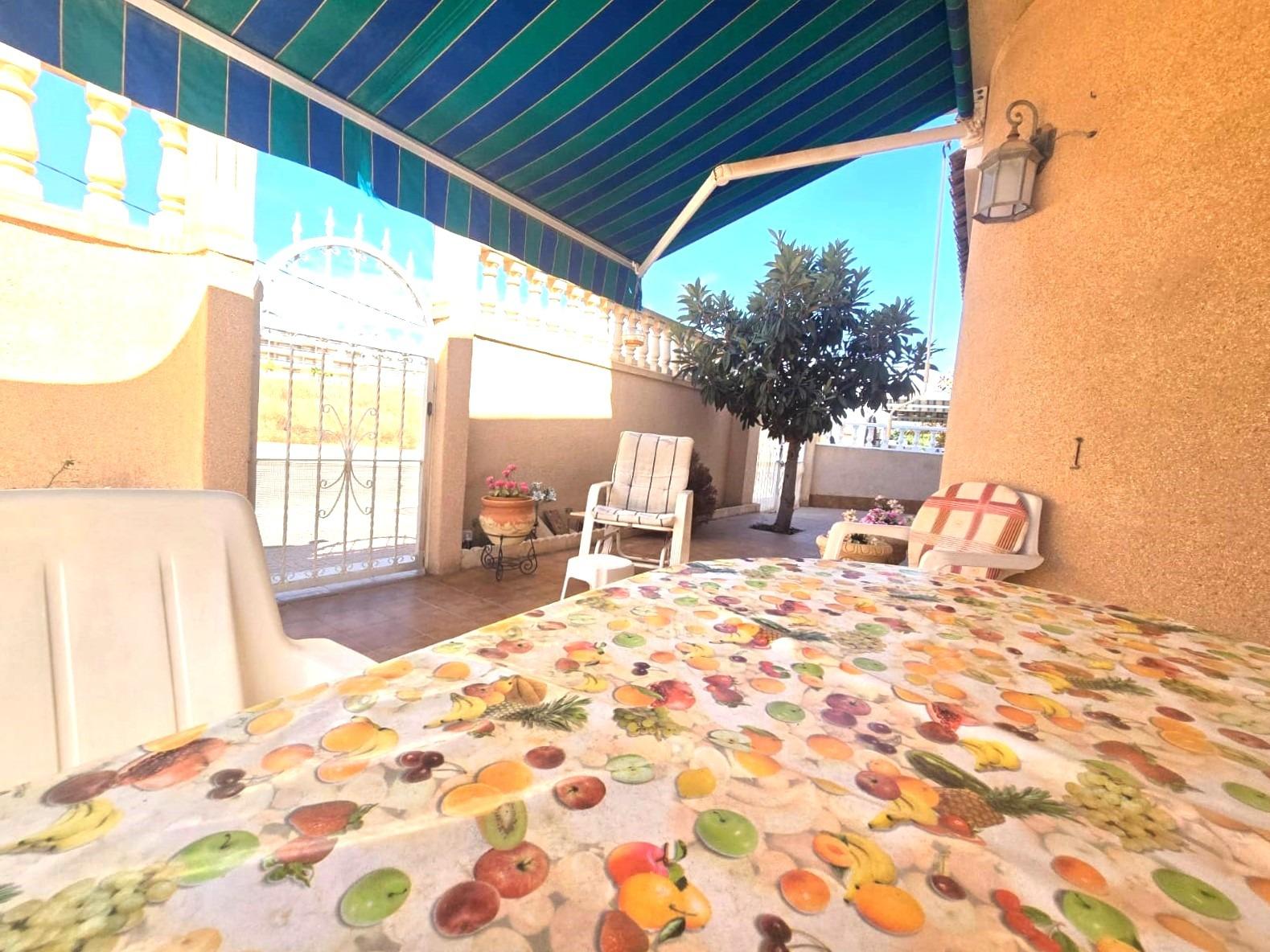 Villa in Los Balcones, Alicante, Spanien 3 Schlafzimmer, 98 m2 Nr. 196975