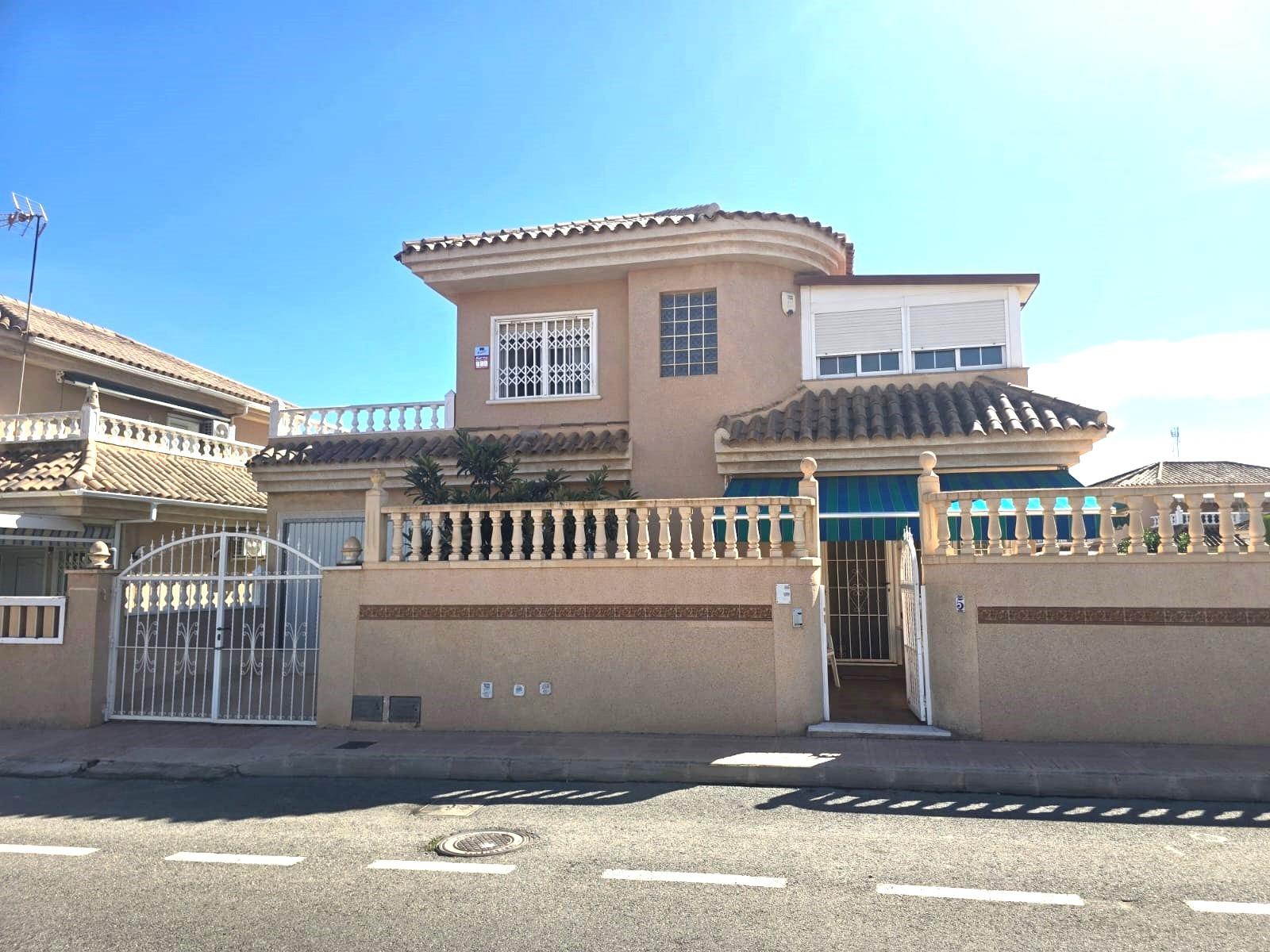 Villa in Los Balcones, Alicante, Spanien 3 Schlafzimmer, 98 m2 Nr. 196975