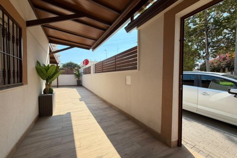 Kaupunkipientalo myytävänä Torrevieja, Alicante, Espanja, 2 makuuhuonetta, 80 m2 No. 196974 - kuva 9