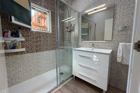 Kaupunkipientalo myytävänä Torrevieja, Alicante, Espanja, 2 makuuhuonetta, 80 m2 No. 196974 - kuva 30