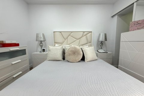 Kaupunkipientalo myytävänä Torrevieja, Alicante, Espanja, 2 makuuhuonetta, 80 m2 No. 196974 - kuva 28