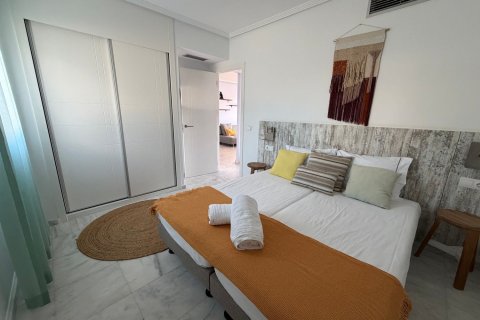Продажа квартиры в Эль Кампельо, Аликанте, Испания 2 спальни, 68м2 №180768 - фото 3