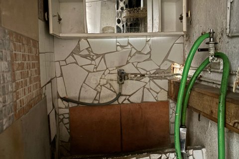 House for sale in Barcelona, Spain 4 bedrooms, 188 sq.m. No. 167223 - photo 21