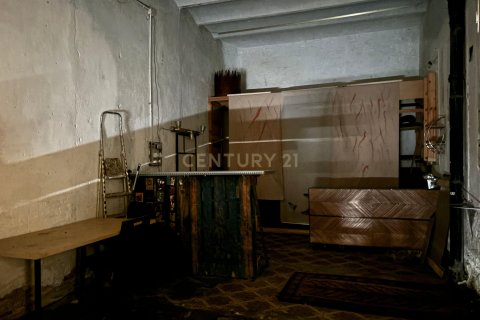 House for sale in Barcelona, Spain 4 bedrooms, 188 sq.m. No. 167223 - photo 28