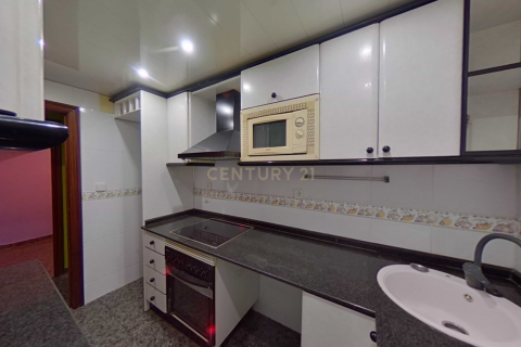 Apartment à vendre à El Masnou, Barcelona, Espagne, 3 chambres, 77 m2 No. 167221 - photo 5