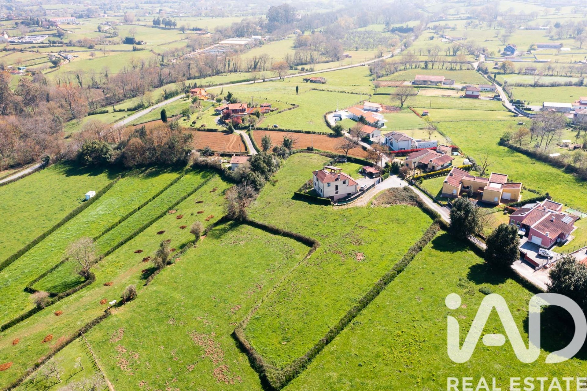 Land plot à Siero, Asturias, Espagne 1251.48 m2 No. 185005