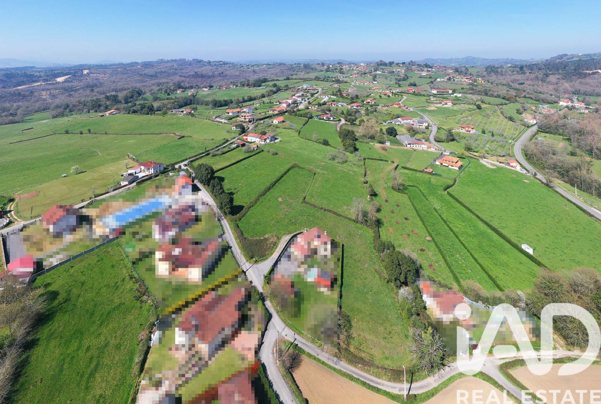 Land plot à Siero, Asturias, Espagne 1251.8 m2 No. 185006