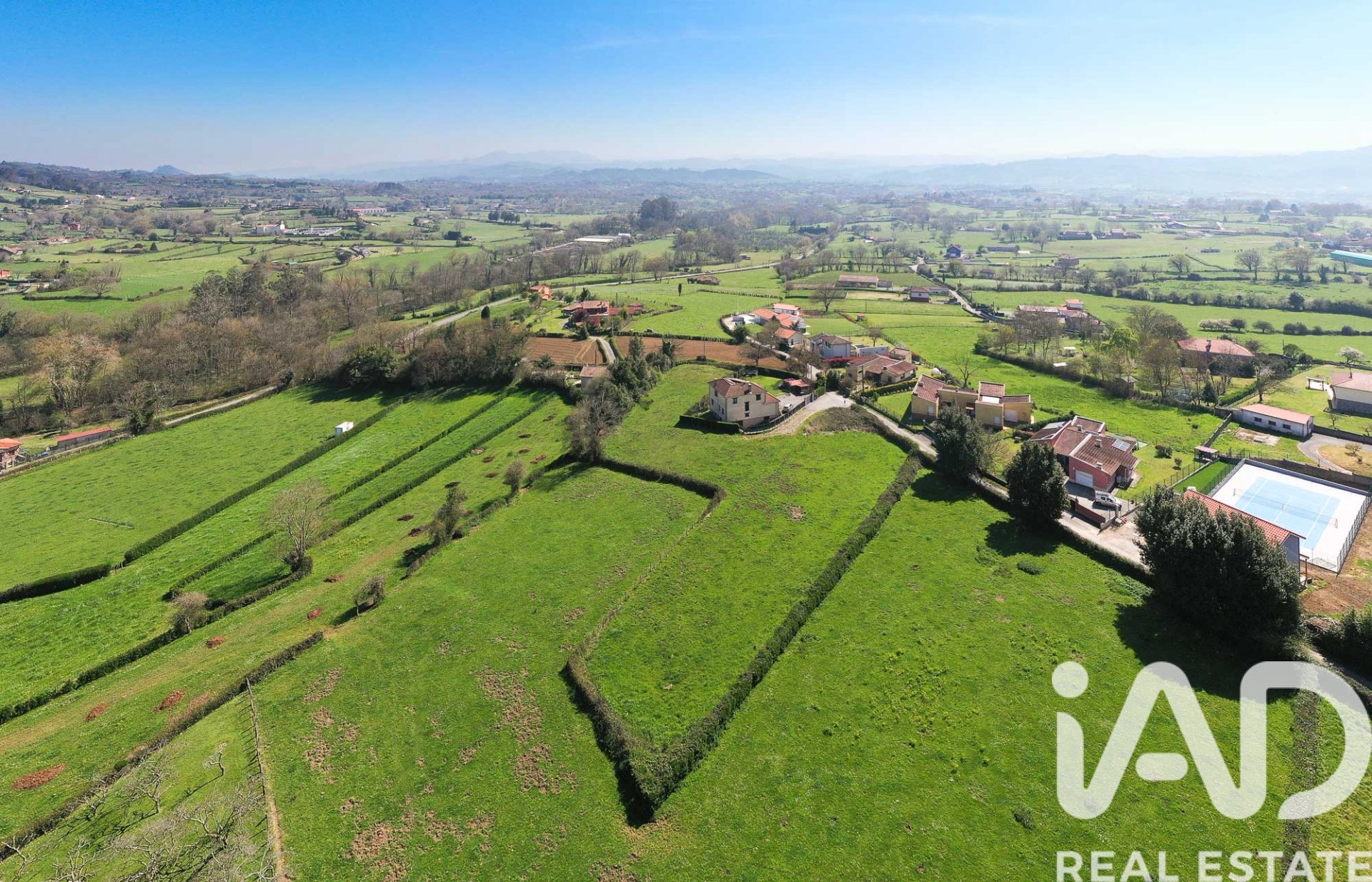 Land plot à Siero, Asturias, Espagne 1251.8 m2 No. 185006