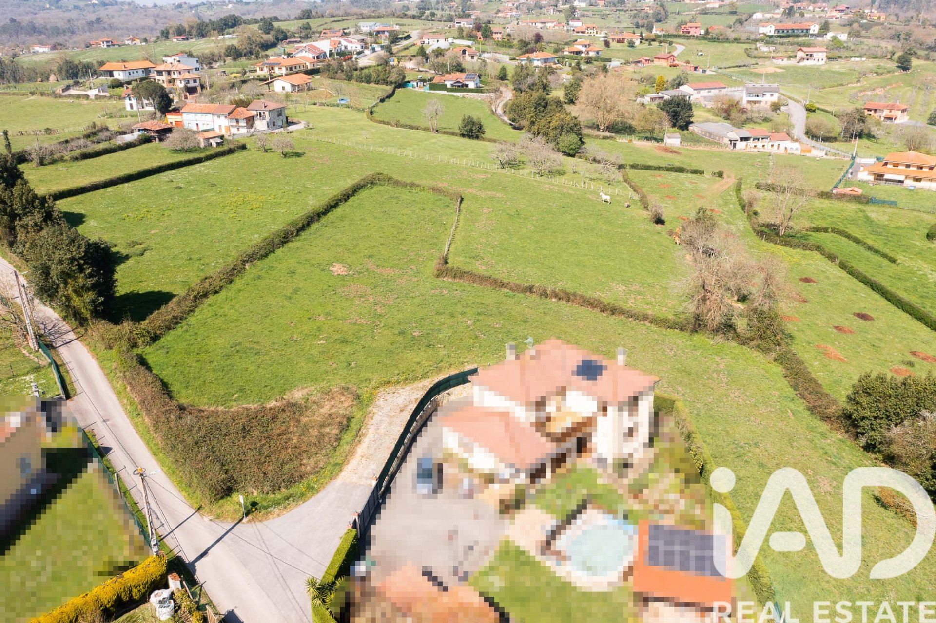 Land plot à Siero, Asturias, Espagne 1251.8 m2 No. 185006