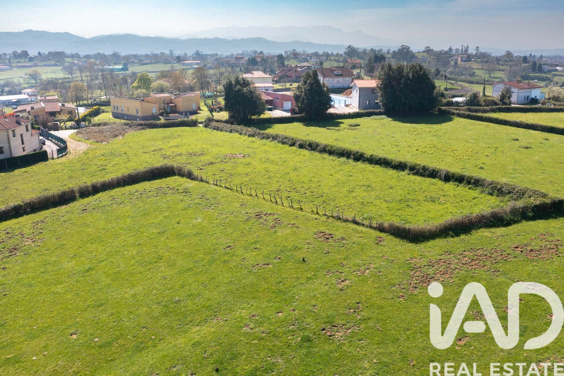 Land plot à Siero, Asturias, Espagne 1251.8 m2 No. 185006