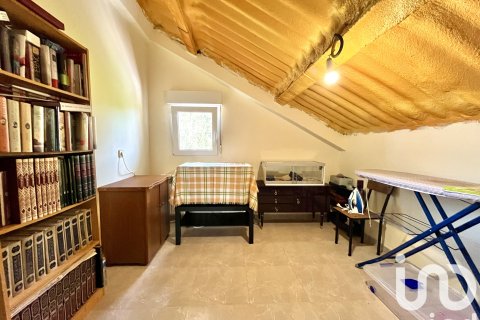 Hus till salu i Coiros, A Coruna, Spanien 5 sovrum, 243 kvm. Nr. 153557 - foto 25