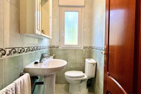 Hus till salu i Coiros, A Coruna, Spanien 5 sovrum, 243 kvm. Nr. 153557 - foto 26