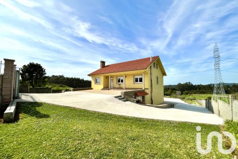 Hus till salu i Coiros, A Coruna, Spanien 5 sovrum, 243 kvm. Nr. 153557 - foto 3