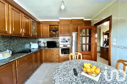 Hus till salu i Coiros, A Coruna, Spanien 5 sovrum, 243 kvm. Nr. 153557 - foto 16