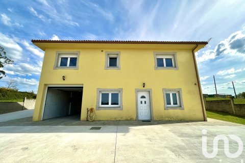 Hus till salu i Coiros, A Coruna, Spanien 5 sovrum, 243 kvm. Nr. 153557 - foto 9