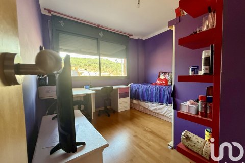 Продажа дома в Сан-Андреу-де-Льяванерес, Барселона, Испания 4 спальни, 200м2 №153554 - фото 16