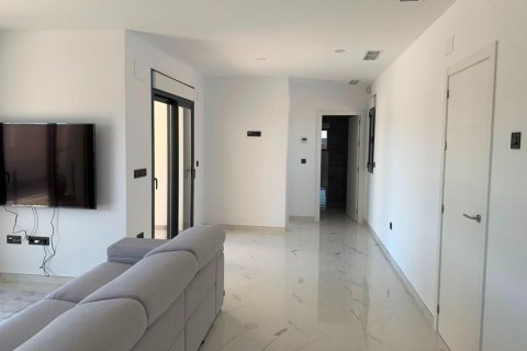 Villa till salu i Pinoso, Alicante, Spanien 4 sovrum, 180 kvm. Nr. 171654 - foto 4