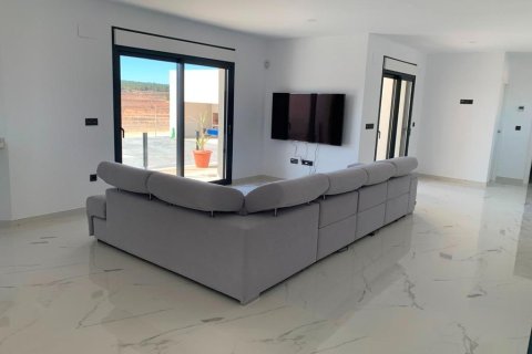 Villa till salu i Pinoso, Alicante, Spanien 4 sovrum, 180 kvm. Nr. 171654 - foto 3