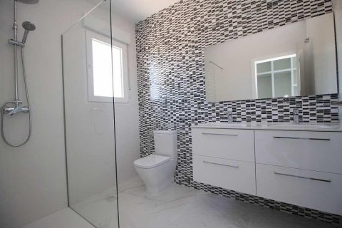 Villa till salu i Pinoso, Alicante, Spanien 4 sovrum, 245 kvm. Nr. 171650 - foto 9
