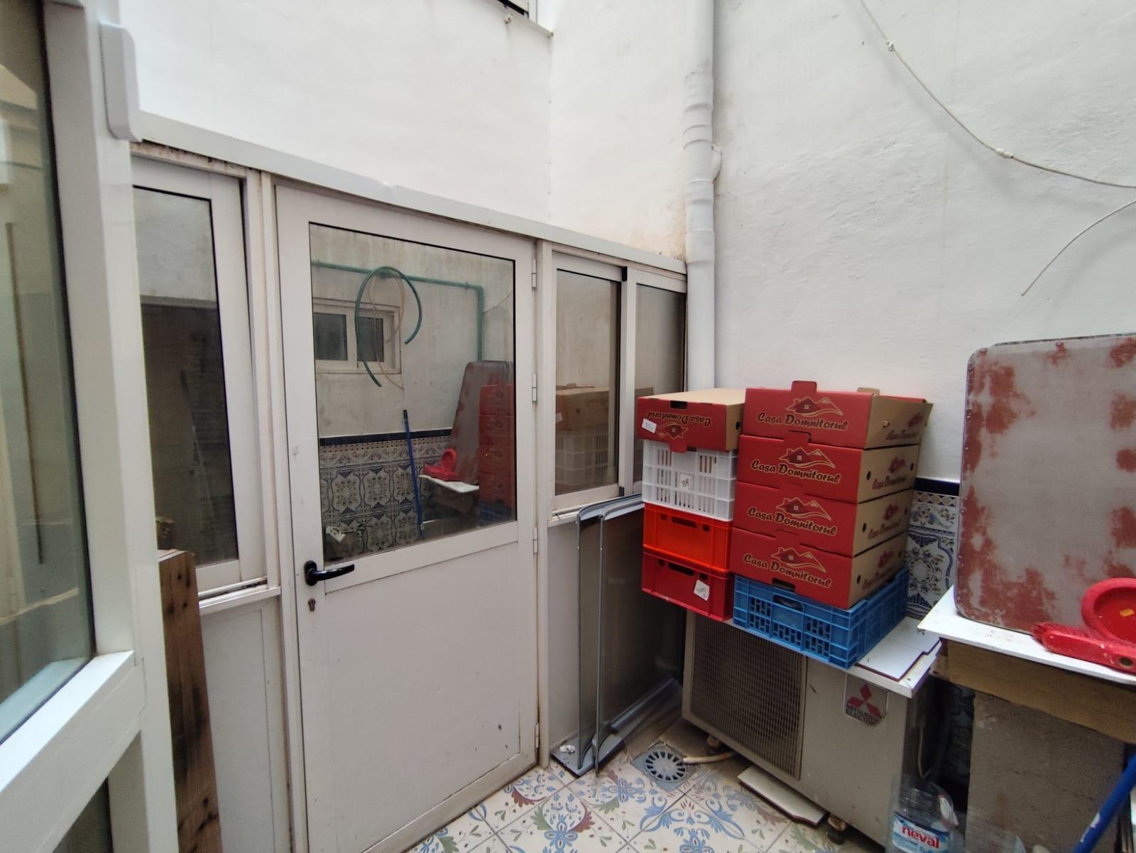 Propiedad comercial en Torrevieja, Alicante, España 4 dormitorios, 91 m2 No. 155688