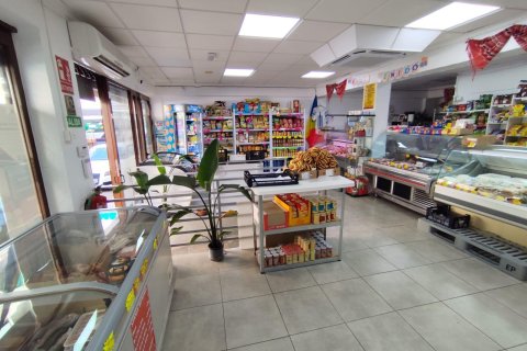 Propiedad comercial en venta en Torrevieja, Alicante, España 4 dormitorios, 91 m2 No. 155688 - foto 6