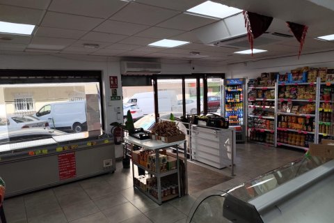 Propiedad comercial en venta en Torrevieja, Alicante, España 4 dormitorios, 91 m2 No. 155688 - foto 4