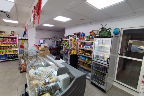 Propiedad comercial en venta en Torrevieja, Alicante, España 4 dormitorios, 91 m2 No. 155688 - foto 9