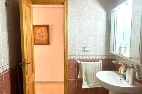 Apartament w Torrevieja, Alicante, Hiszpania 1 sypialnia, 83 mkw. nr 155684 – zdjęcie 21