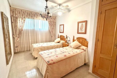 Apartament w Torrevieja, Alicante, Hiszpania 1 sypialnia, 83 mkw. nr 155684 – zdjęcie 13