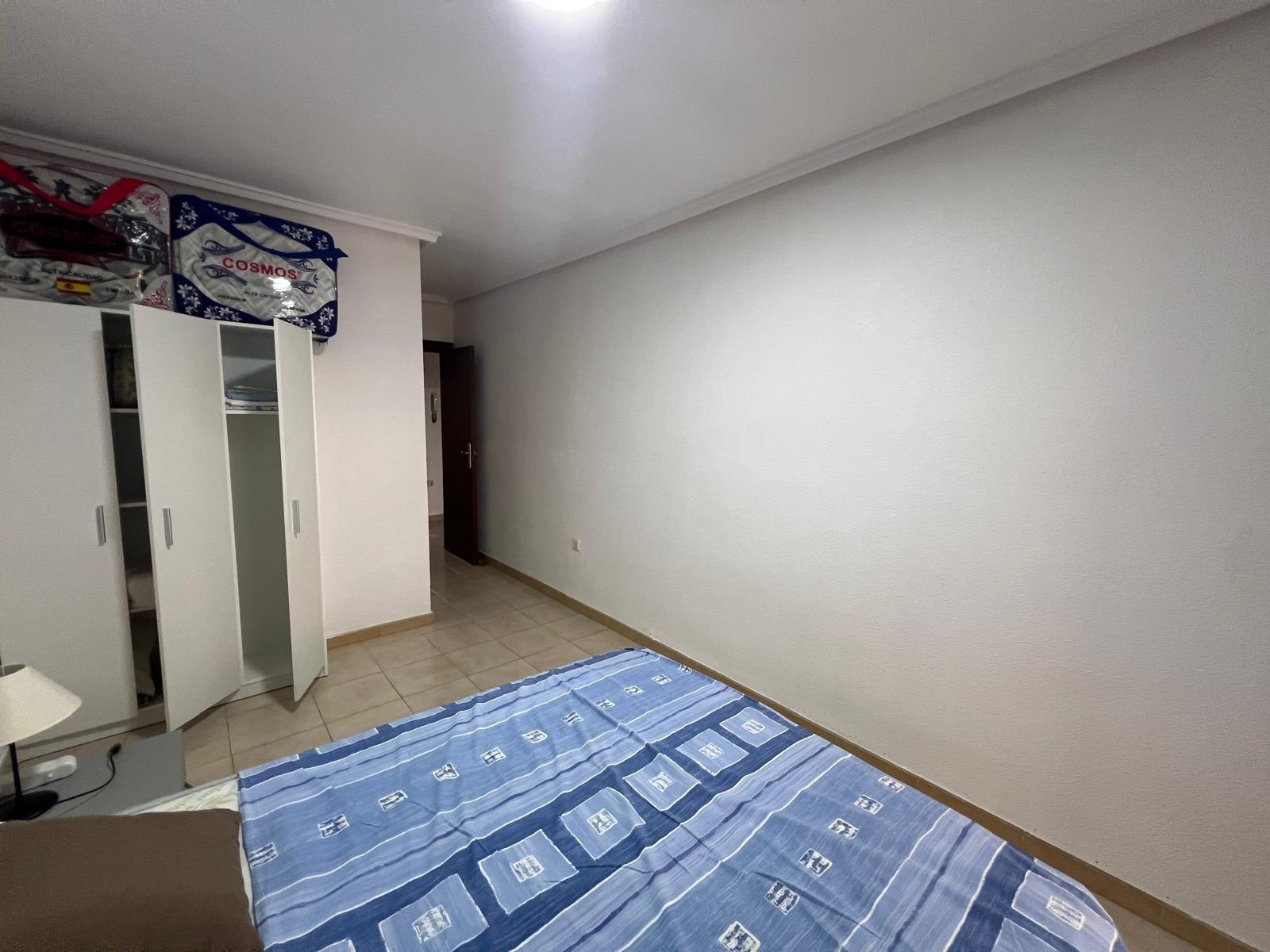 Apartamento en Torrevieja, Alicante, España 3 dormitorios, 110 m2 No. 155686