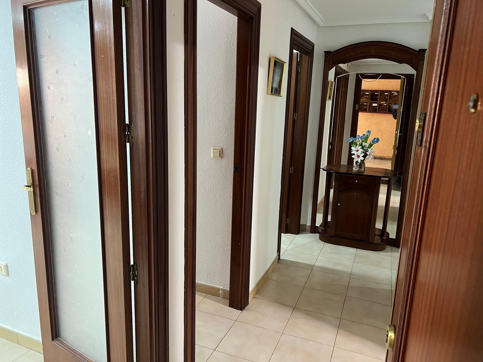 Apartamento en Torrevieja, Alicante, España 3 dormitorios, 110 m2 No. 155686