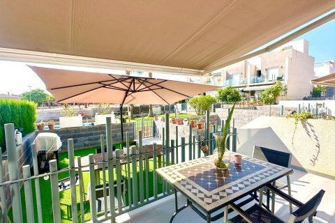 Radhus till salu i Torrevieja, Alicante, Spanien 2 sovrum, 115 kvm. Nr. 155682 - foto 15