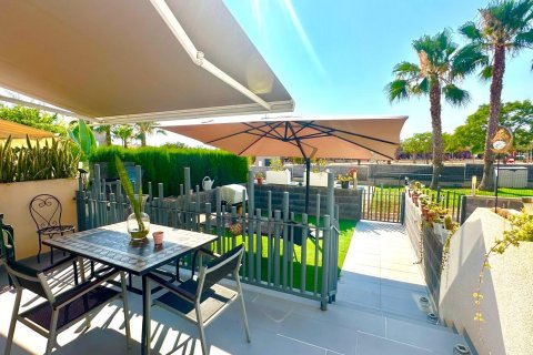 Radhus i Torrevieja, Alicante, Spanien 2 sovrum, 115 kvm. Nr. 155682