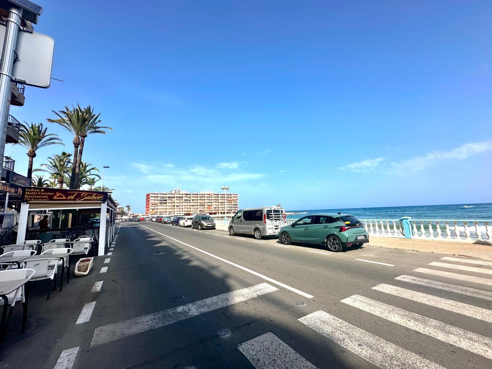 Apartment in Torrevieja, Alicante, Spain 3 bedrooms, 120 sq.m. No. 155687