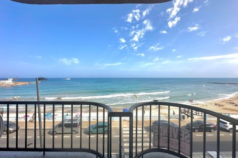 Apartamento en Torrevieja, Alicante, España 3 dormitorios, 120 m2 No. 155687