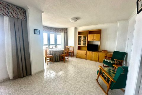 Apartamento en venta en Torrevieja, Alicante, España 3 dormitorios, 120 m2 No. 155687 - foto 2