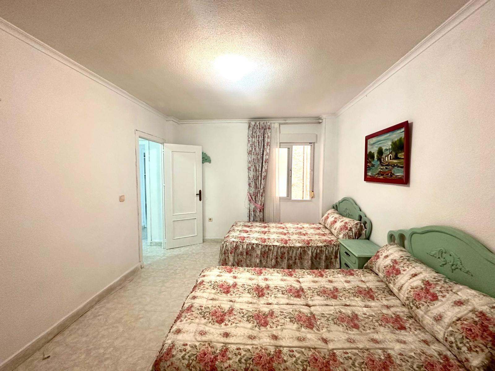 Apartment in Torrevieja, Alicante, Spain 3 bedrooms, 120 sq.m. No. 155687
