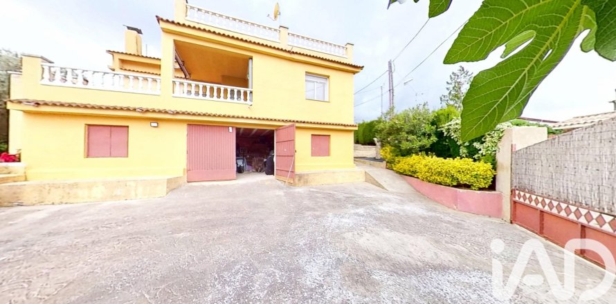 Casa a La Bisbal Del Penedes, Tarragona, Spagna 4 camere da letto, 160 mq. N° 172296