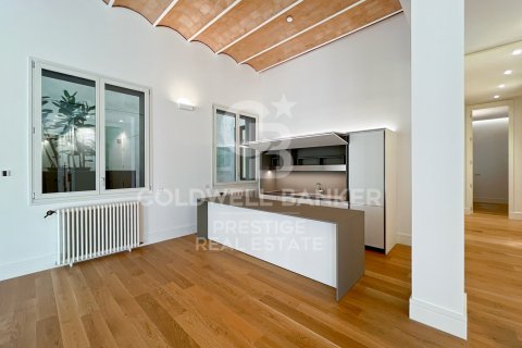 Huoneisto myytävänä Barcelona, Espanja, 3 makuuhuonetta, 232 m2 No. 160198 - kuva 5