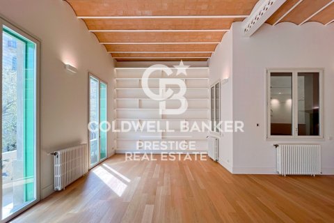 Huoneisto myytävänä Barcelona, Espanja, 3 makuuhuonetta, 232 m2 No. 160198 - kuva 3