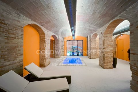 Huoneisto myytävänä Barcelona, Espanja, 3 makuuhuonetta, 232 m2 No. 160198 - kuva 18